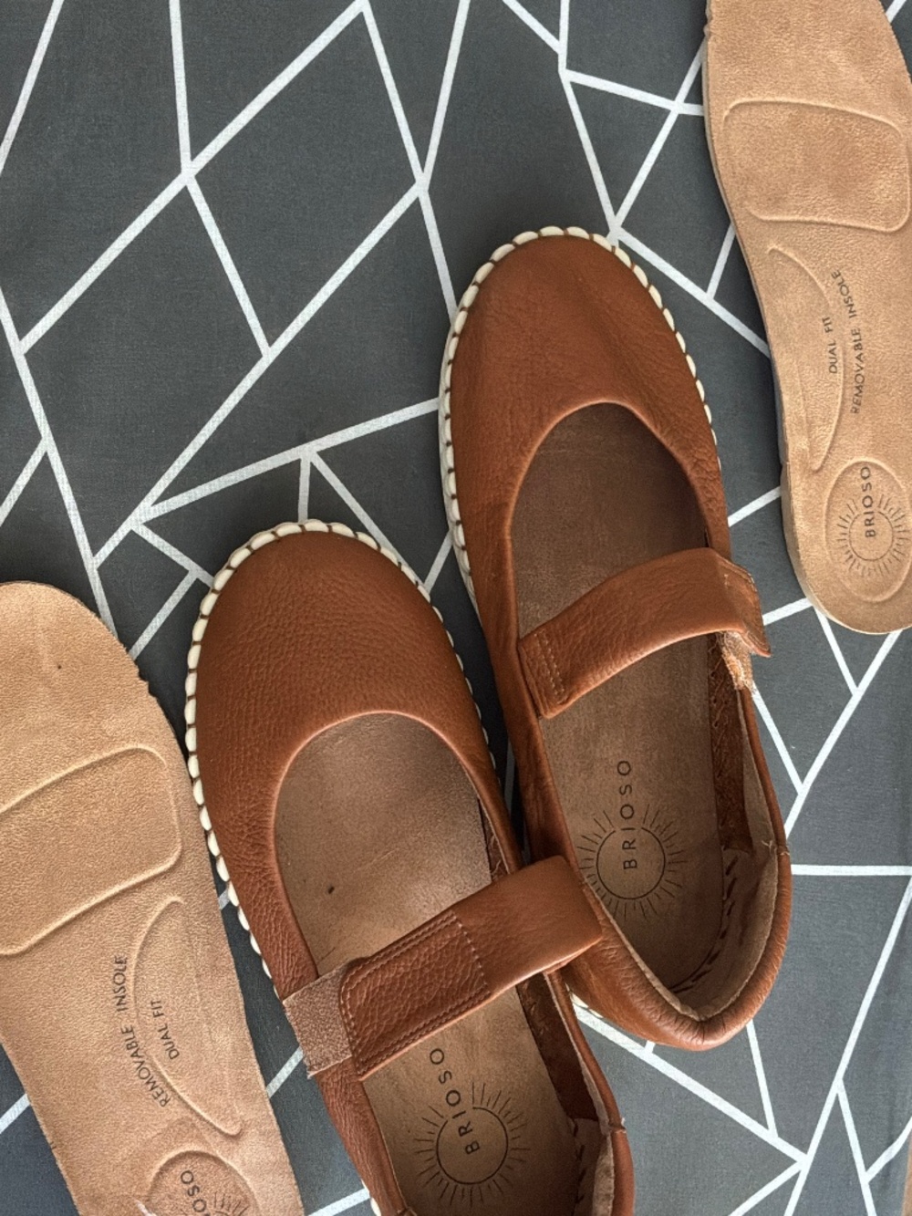 Brioso "New Sammy" Brown Leather Mary Jane Comfort Flats Size 7 EUC